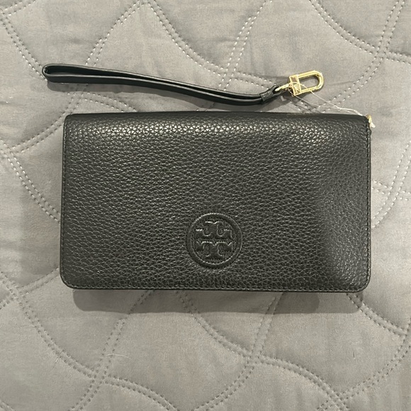 Authentic Tory Burch Wristlet - Picture 1 of 3